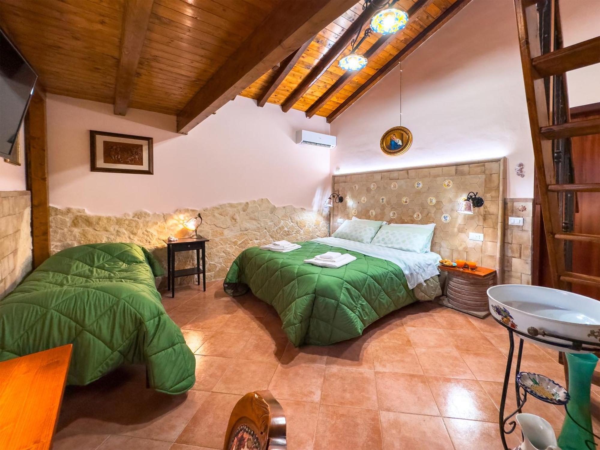 Villa Del Gelso Chalet Nel Parco Delletna Маскалі Екстер'єр фото