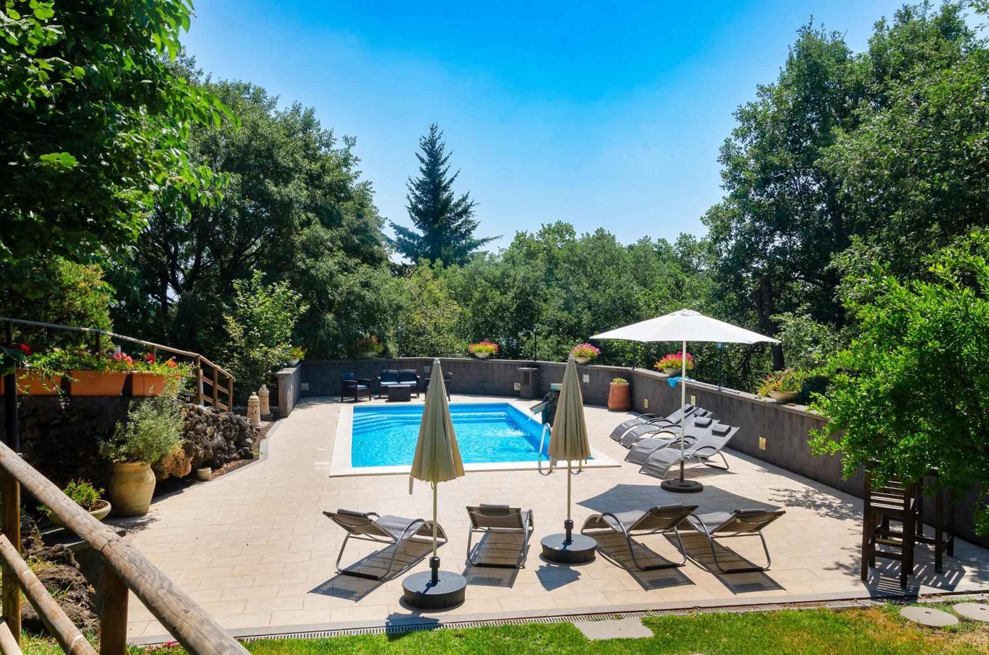 Villa Del Gelso Chalet Nel Parco Delletna Маскалі Екстер'єр фото