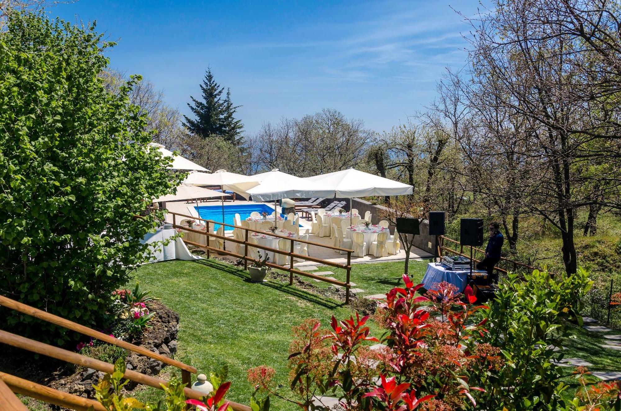 Villa Del Gelso Chalet Nel Parco Delletna Маскалі Екстер'єр фото